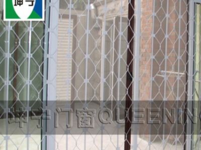 坤宁牌室内安装推拉型锰钢入户防盗门防盗网防止小孩外出物品失窃图3