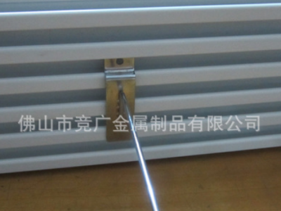 厂家供应展示架铝合金万用铝槽板 定制货架饰品店挂件槽板 槽条图2