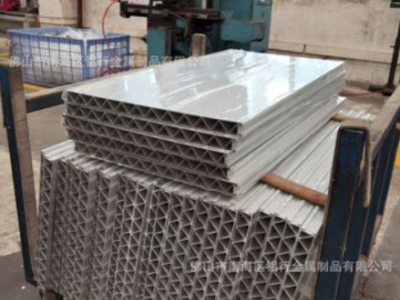 佛山铝材800宽地铁轻轨列车车厢用大型扁宽薄壁铝合金型材CNC加工图2