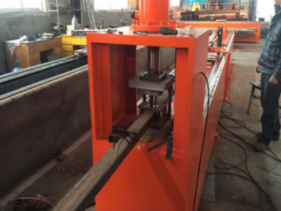 安徽冲孔裁断一体机 角钢数控冲孔机 扁钢数控冲床送料机图2