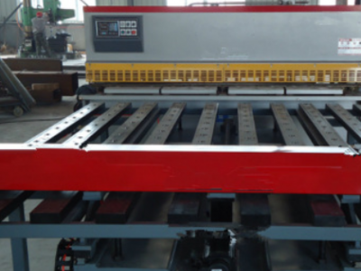 山东厂家剪板机自动化改造设备 剪板机数控自动送料机平台规格全图2