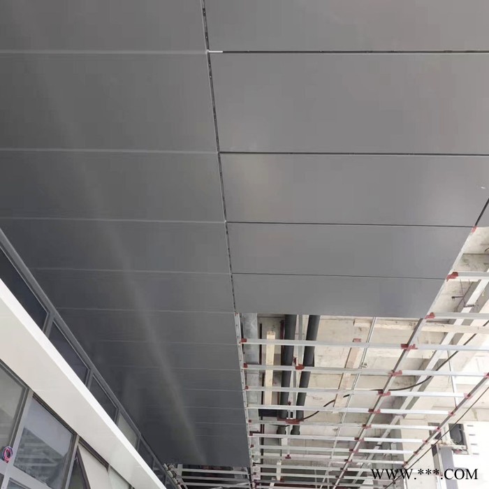 粤艺佰走廊吊顶铝板安装，银灰色铝板雨棚造型定制，机场通道吊顶铝合金板材料**图4