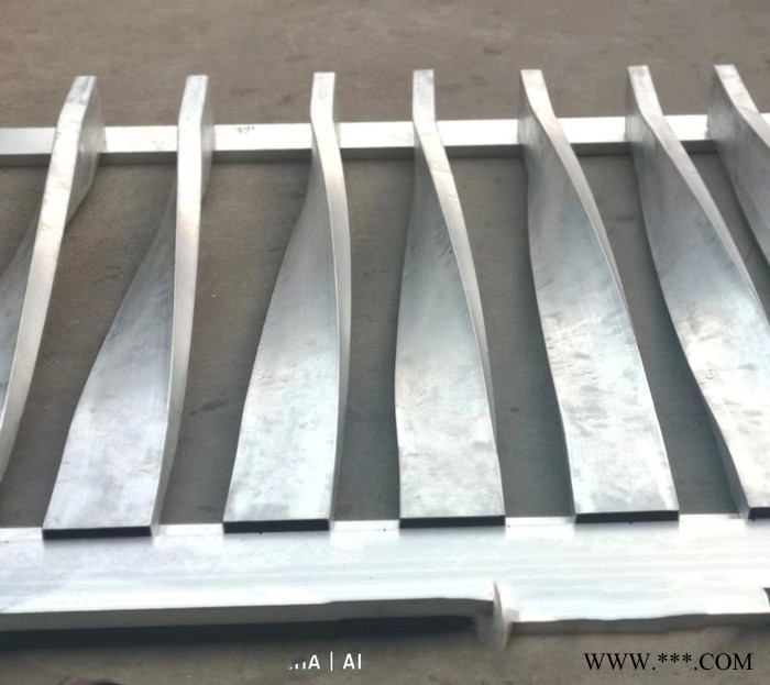 粤艺佰 扭曲铝板 180度/360度扭曲造型铝条板 多角度扭曲铝合金板 铝板扭曲加工图6