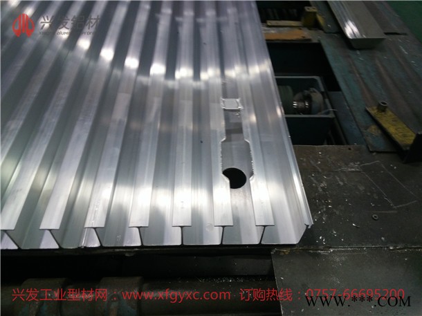 兴发铝业** 车厢瓦楞板铝合金板材定做图2