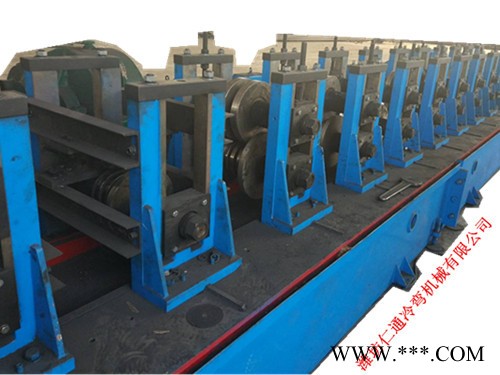 仓储波浪板型材设备 瓦楞板型材辊压设备 仓储立柱型材设备 **图3