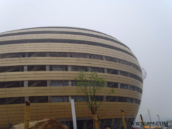 铝单板、蜂窝板、瓦楞板、双曲板、铝木纹板、铝仿石材板、铝网板、铝天花板图3