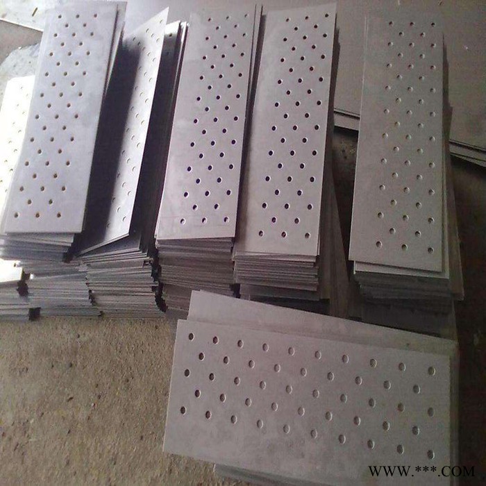 明聪 加工定制 铝板装饰冲孔网板 隔音降噪铝板冲孔网 公路声屏障冲孔网 隔音降噪铝图3