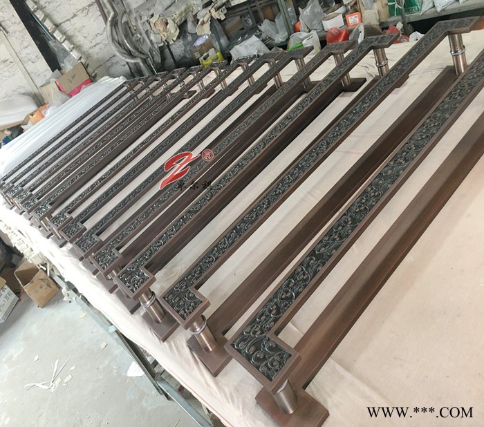 厂家定制铝板雕刻祥云大拉手别墅仿古铜拉手铜艺大门**雕刻豪华红古铜铝板拉手图5