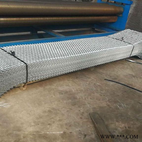 铝板网    重型钢板网    钢板网厂家图2