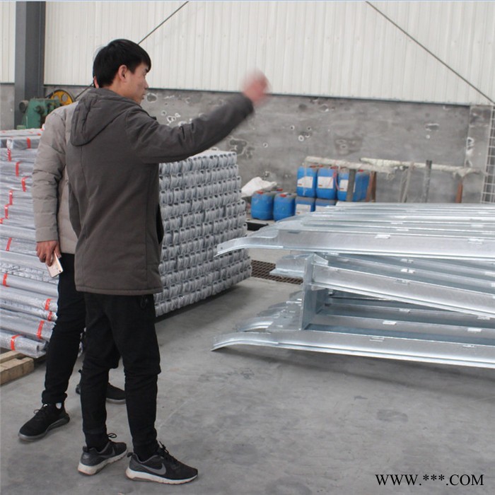 现货批发 隔声屏障 工厂声屏障 小区声屏障 铝板声屏障 铝板隔音屏图4