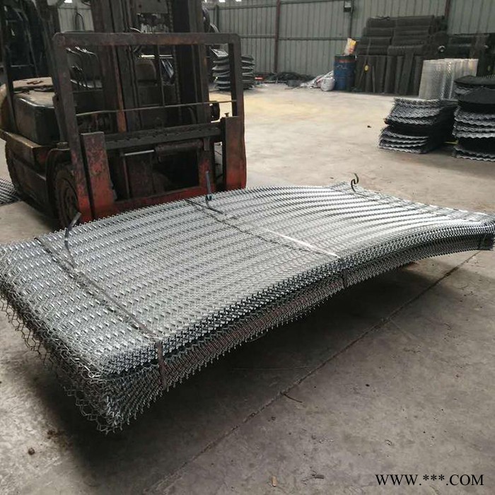 波浪铝板网    不锈钢板网    钢板网墙图2