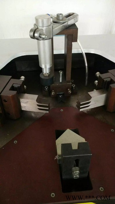 甘肃供应济南越辰铝合金门窗加工设备， 铝型材组角机，铝材组角机，铝合金组角机价格，断桥门窗组角机，组角机厂家价格图4