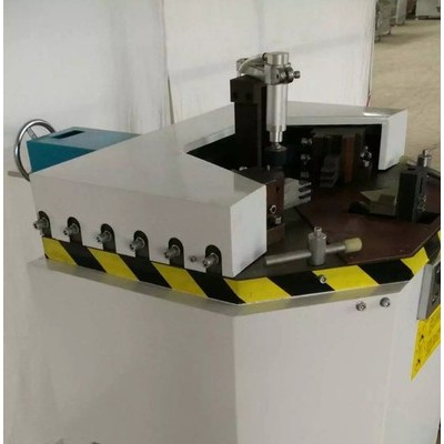 甘肃供应济南越辰铝合金门窗加工设备， 铝型材组角机，铝材组角机，铝合金组角机价格，断桥门窗组角机，组角机厂家价格