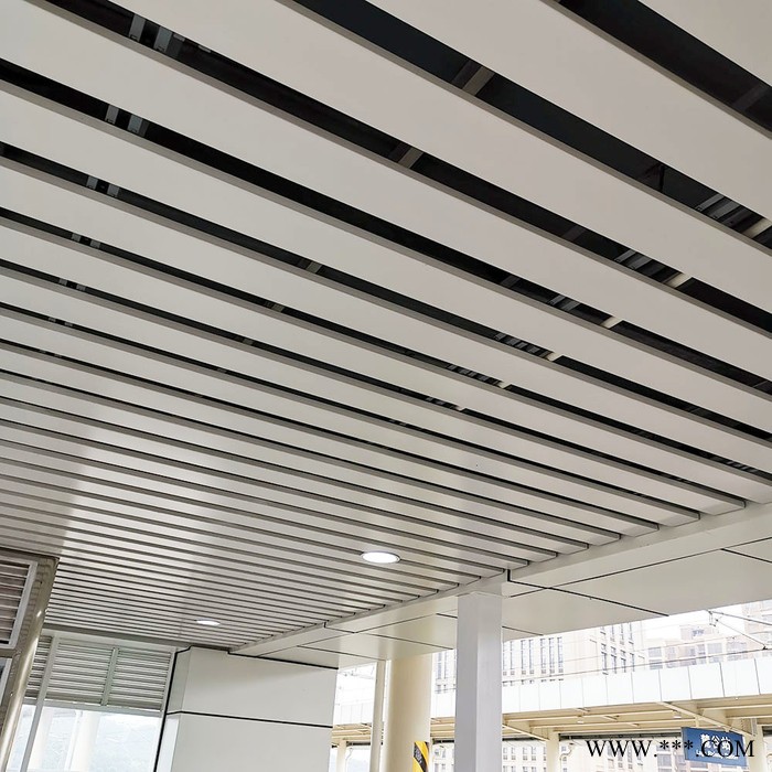 粤艺佰150宽铝条形扣板售票厅吊顶，高铁站台吊顶200宽条形铝板天花定制图4
