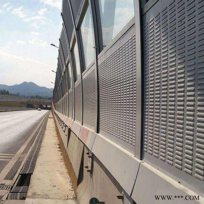 低价现货  长春 桥梁声屏障 金属隔音板 铝板隔音墙  路边噪音护栏图2
