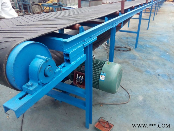 槽型皮带机、平型皮带机、爬坡皮带机、转弯皮带机等多种形式输送带可增设碳钢、不锈钢、铝型材图6