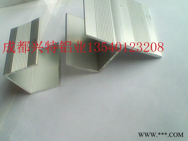 成都兴特净化铝合金型材75、工业用铝合金型材50、客车内饰铝合金型材、装饰用铝型材、交通标牌专用铝型材、汽车铝铰链图6