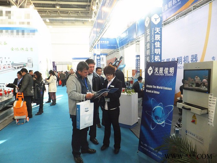 供应隔热断桥铝型材穿条生产线,天辰佳明LFH01隔热铝型材复合机图3