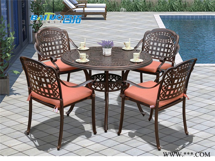 佛山户外铝铸桌椅装饰图3