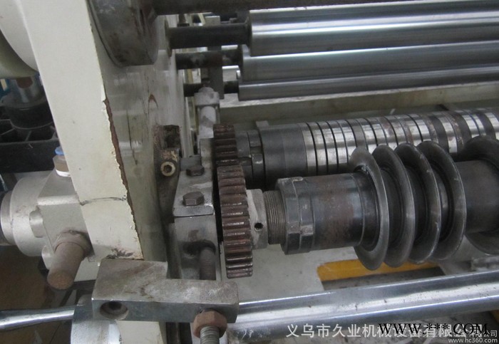 江苏水刺布分切机 苏州圆刀分切机 湖南热扎布分切机图2