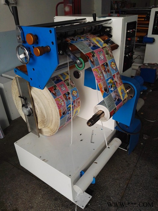 商家直销光电纠偏高速商标复卷腹膜分条一体机分切机图3