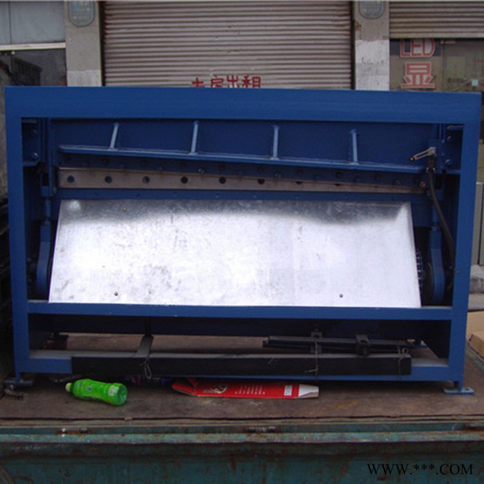 济宁鑫宏1300mm电动剪板机 白铁皮剪板机 彩钢板电动剪板机图3