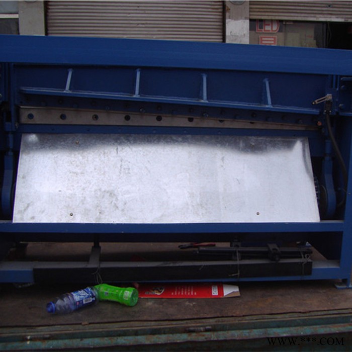 济宁鑫宏1300mm电动剪板机 白铁皮剪板机 彩钢板电动剪板机图4