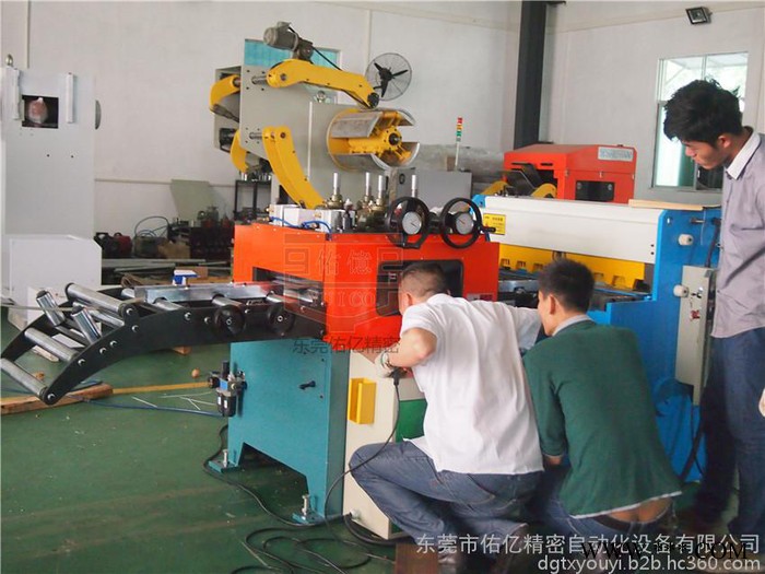 佑亿自动送料剪板机一体机操作方便_剪板机钢卷带送料机_剪板机自动送料机图4