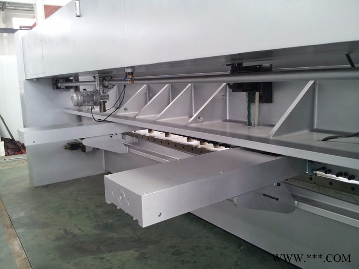 供应欣琳牌  QC12K-4*2500剪板机图8