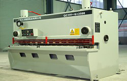 周宇QC12Y-8X3200 剪板机图3