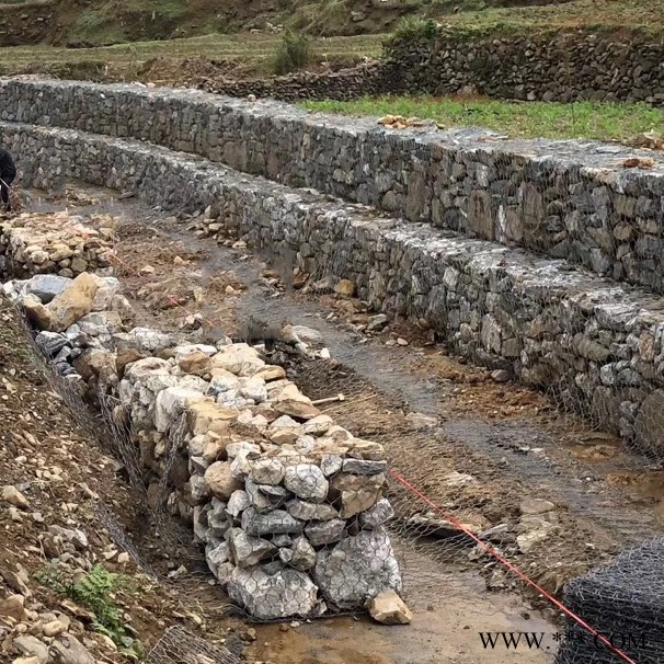 【宏利】铁丝石笼网  钢丝石笼网    电镀锌石笼网  石笼网厂家定制  石笼网厂家现货图5