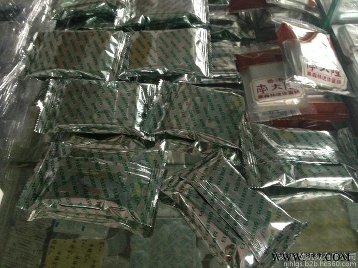 华耀制造高质量PE铝箔  复合膜铝箔  PE 塑料瓶热封铝箔 复合材料包装制品性能稳定 复合铝箔图3