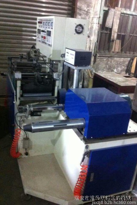 压花铝箔卷膜高速复卷检品机图3