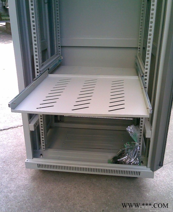 清仓价机柜60*60*1米高18U落地网络机柜酸洗、磷化、防锈网络机柜图3