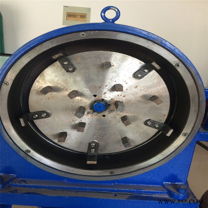 粮食粉碎磨面机家用齿啃式粉碎机齿爪式铸铁粉碎机图6