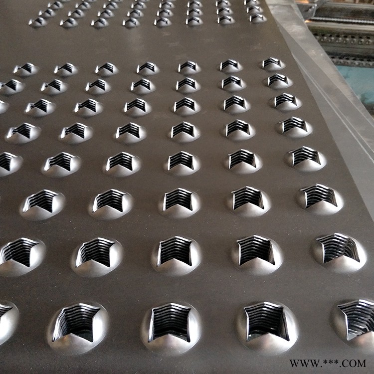 生产车间专用冲压防滑板 冲孔铝板5052材质鱼嘴孔脚踏板  多孔洞洞板 防滑板铁板加工图2