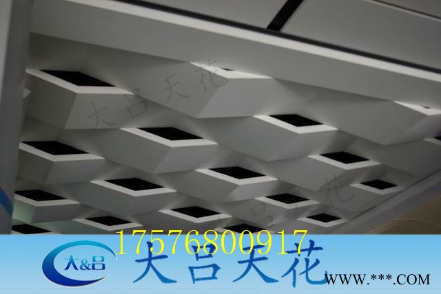 加工定制各种规格的2.5mm冲孔铝板 穿孔铝单板 冲孔幕墙厂家直销图2