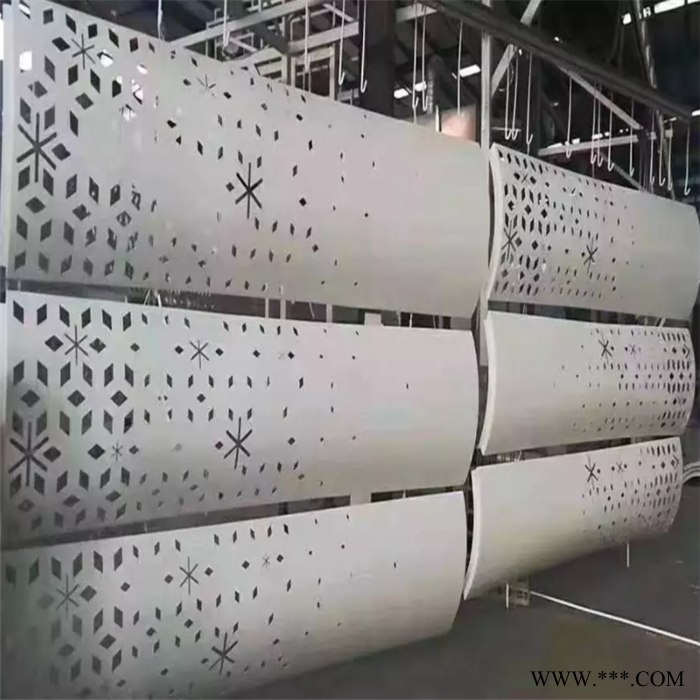 商业街门头造型冲孔铝板 金色氟碳漆玫瑰金创意铝单板图2