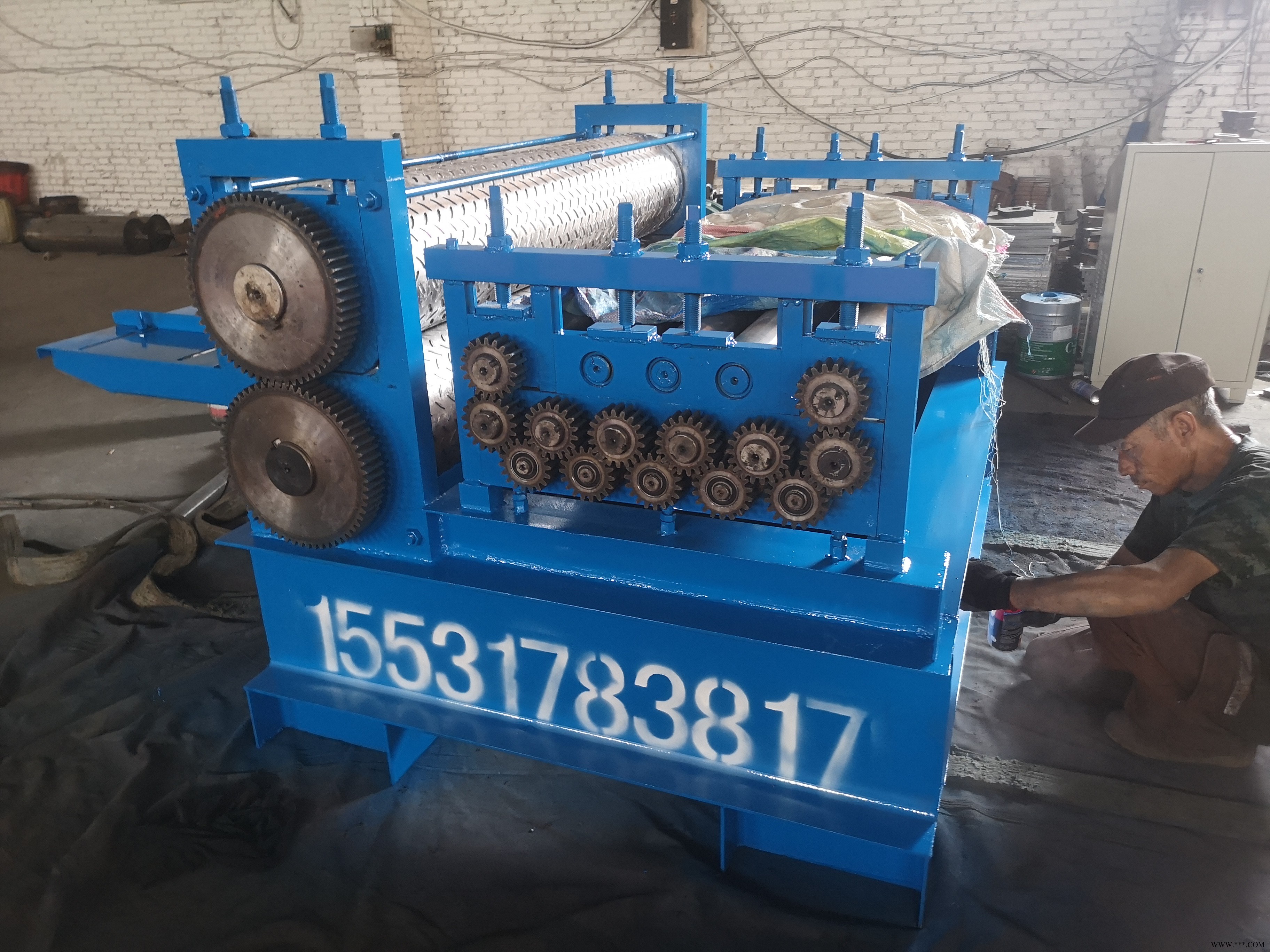 信成压花机防滑板压花机 铝板彩钢板压花机 卷板压花机 彩钢板滚花机 压花机图3