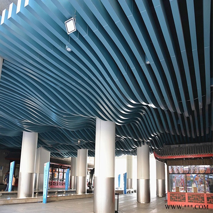 供应 氟碳漆 木纹 弧形铝方通立面,弧形铝方通吊顶,铝板造型方通,欧百得图2