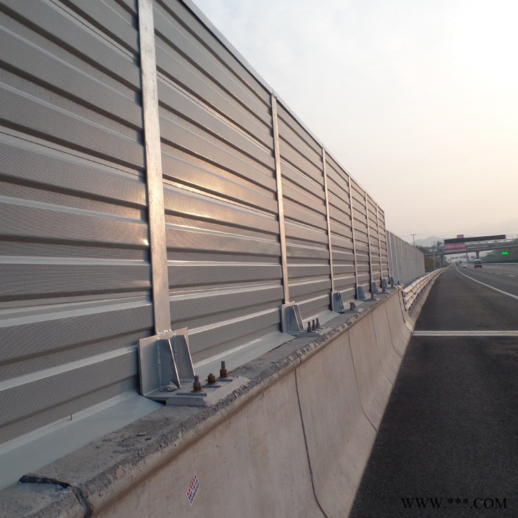 声屏障生产 铝板声屏障 泰亿 高速路声屏障 性能稳定图8