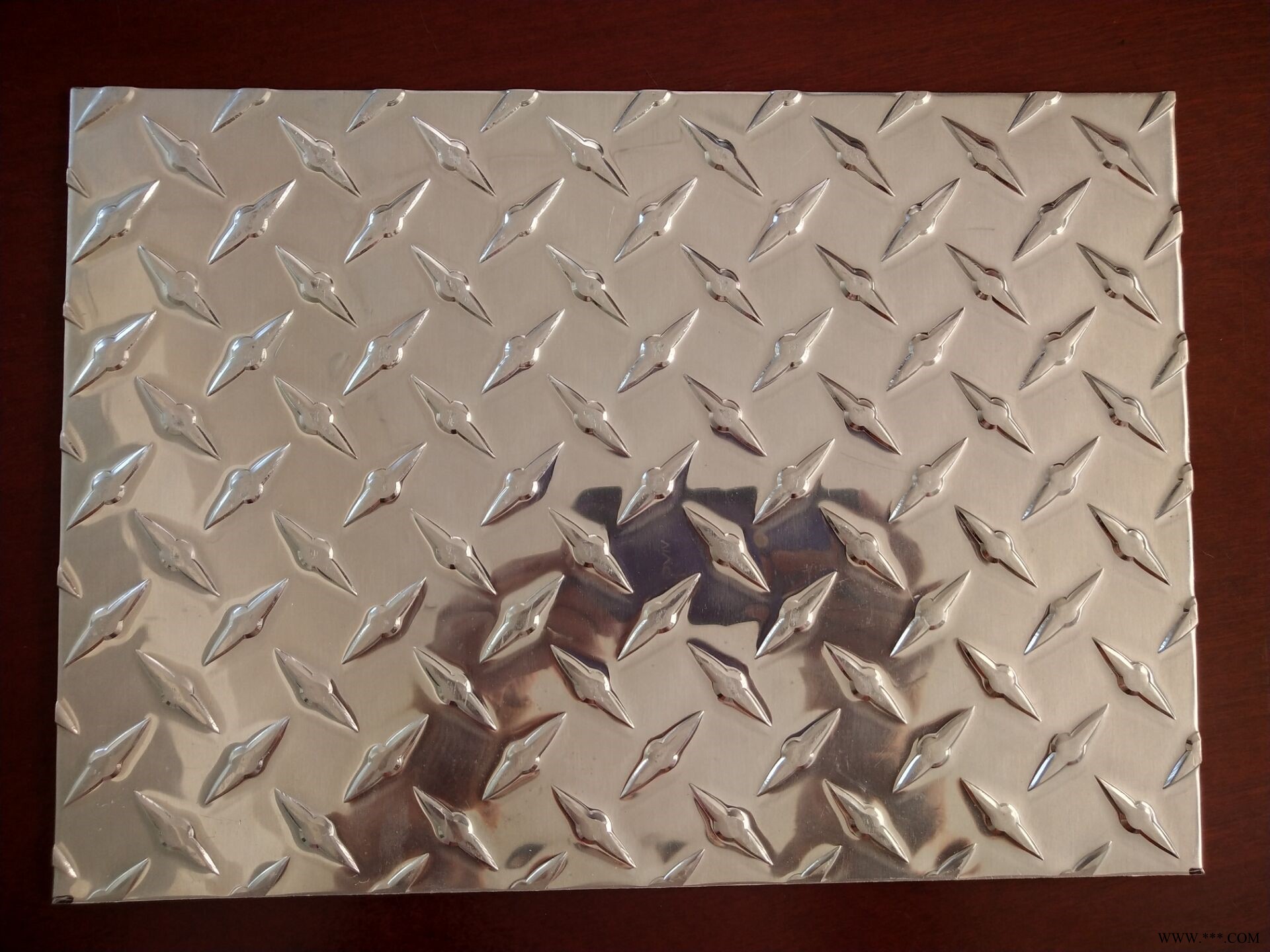 鲁剑供应花纹合金铝板1060 3003防滑铝板 指针 五条筋花型现货 开平板图2