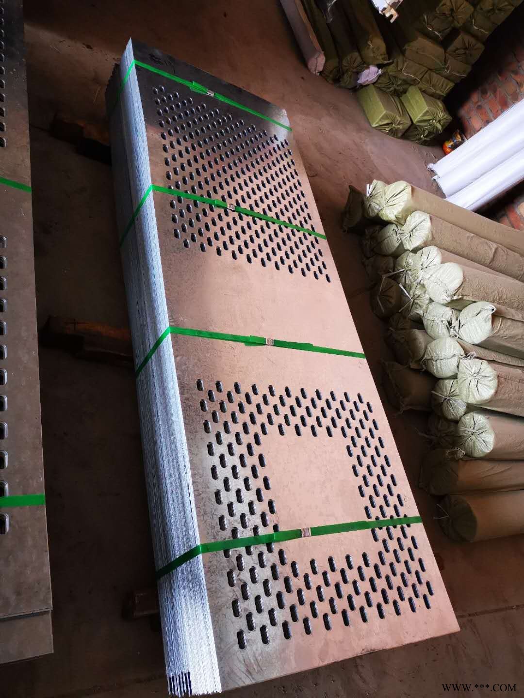 304不锈钢冲孔网 弧形冲孔网激光冲孔网铝板材质 304不锈钢冲孔网厂家直销图6