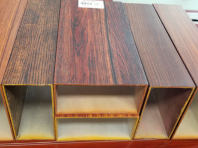 佛山手感木纹铝方管 隔断装饰铝管木纹方通四面铝方通工厂直售图2