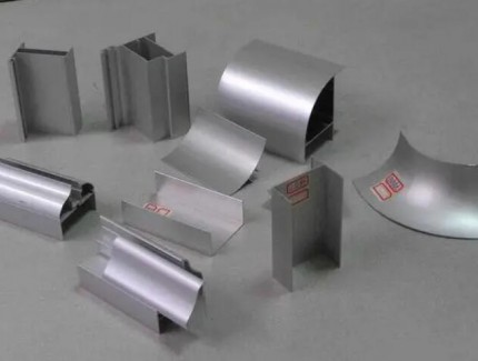 明泰铝业：公司的3C电子材料可作为内饰件、散热器应用于手机、平板、电脑、键盘等产品
